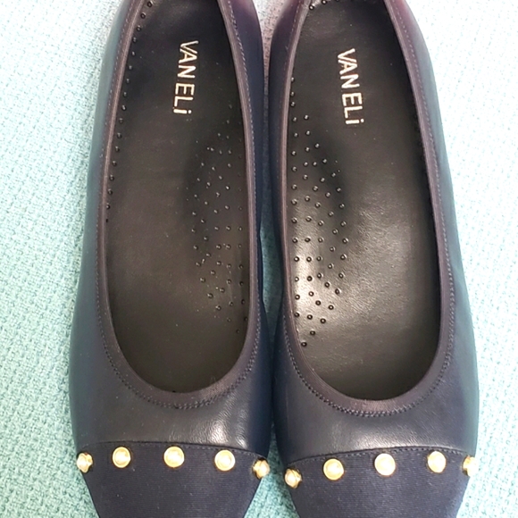 NWB Vaneli Navy flats - Picture 3 of 7